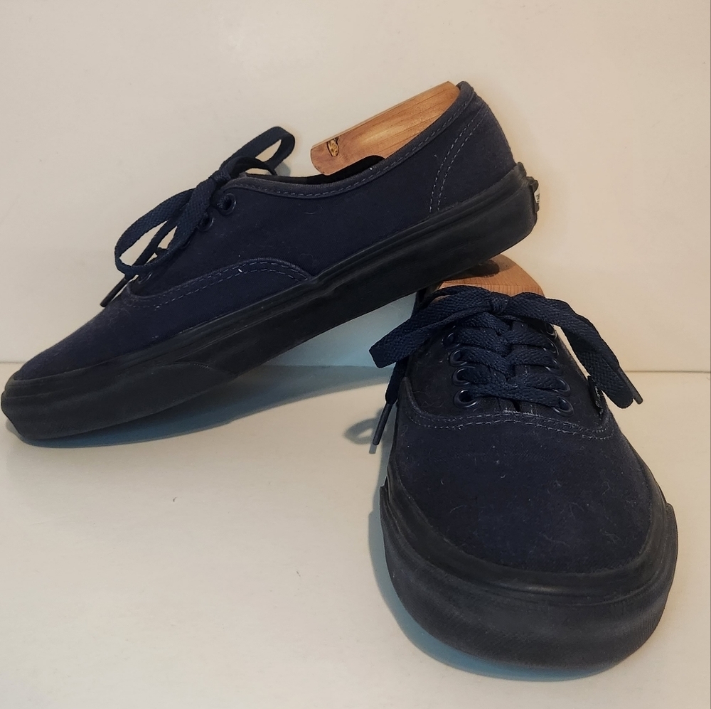 Used Navy Blue Vans Skater Sneakers Women’s Size 8 - Picture 2 of 9